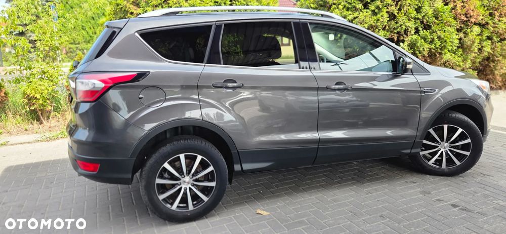 Ford Kuga 1.5 EcoBoost 2x4 Titanium - 17