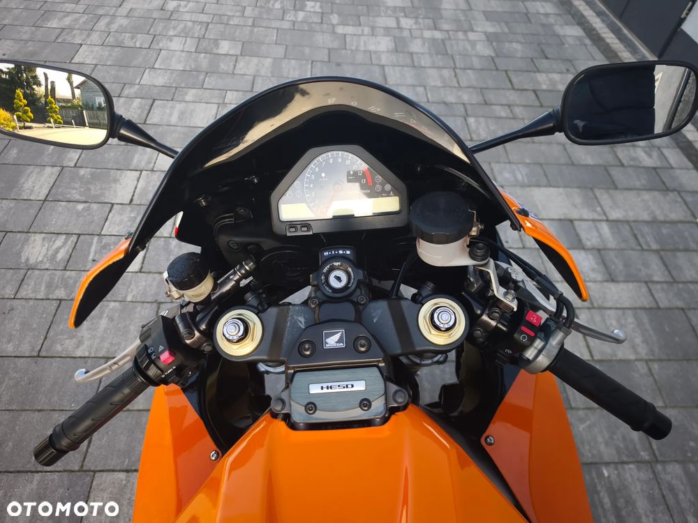 Honda CBR - 35