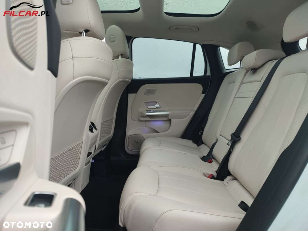 Mercedes-Benz GLA - 7