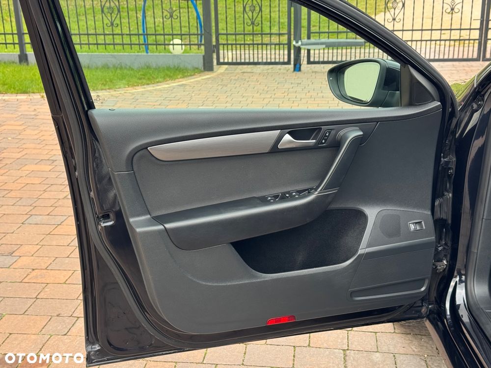 Volkswagen Passat 2.0 TDI BlueMotion Technology Comfortline - 19