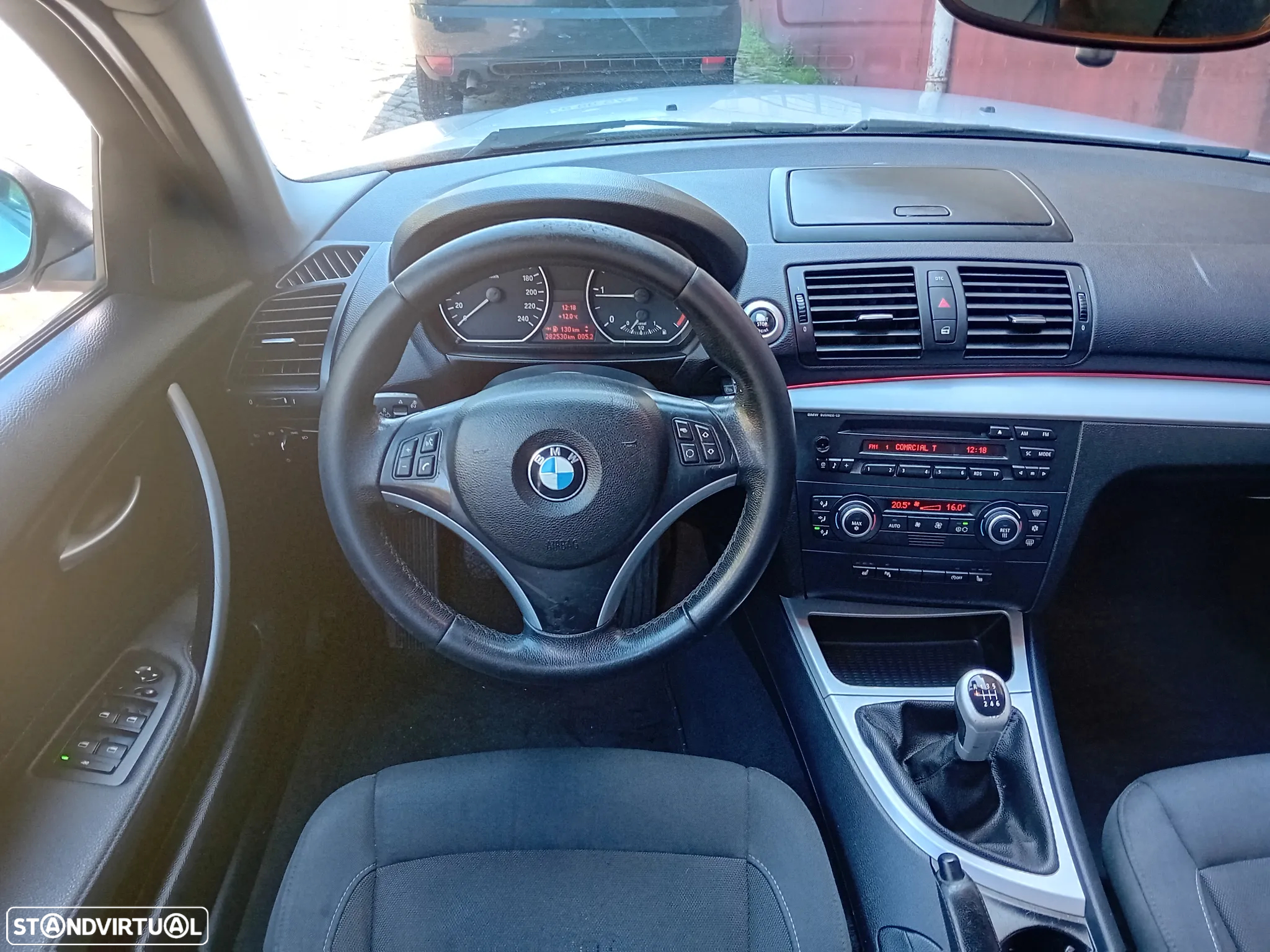 BMW 118 d Line Urban - 14