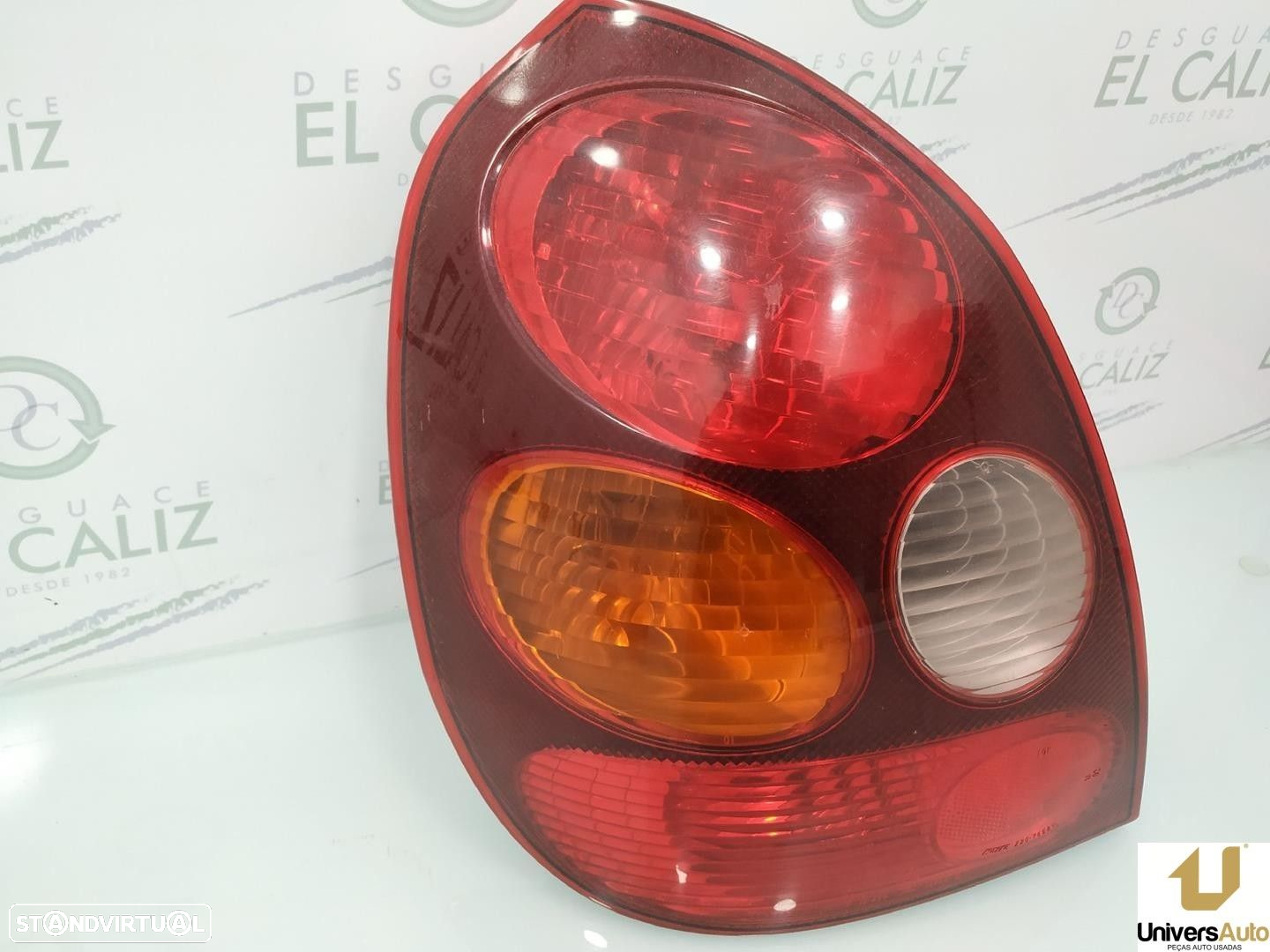 FAROLIM TRASEIRO ESQUERDO TOYOTA COROLLA COMPACT 2001 - - 4