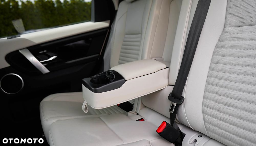 Land Rover Discovery Sport - 28
