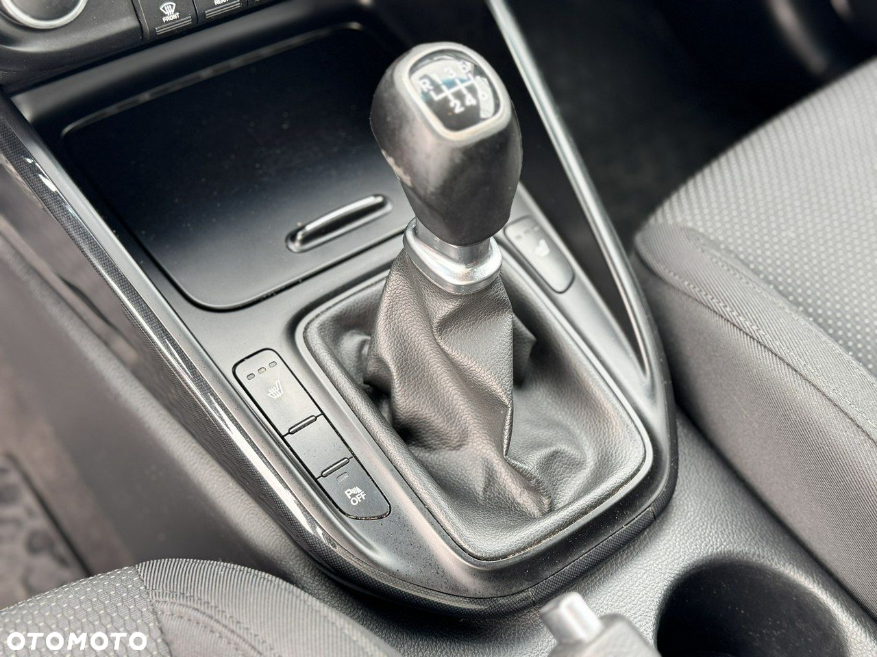 Kia Carens 1.6 GDI XL 7os - 31