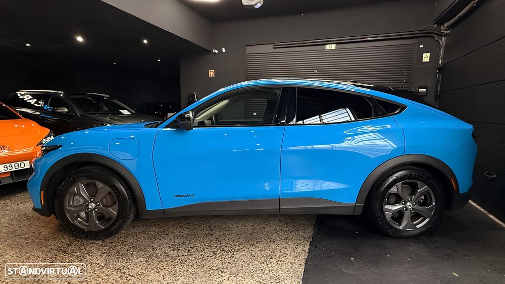 Ford Mustang Mach-E 75.7 kWh Base - 9
