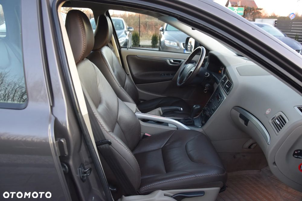 Volvo XC 70 D5 AWD Summum - 28