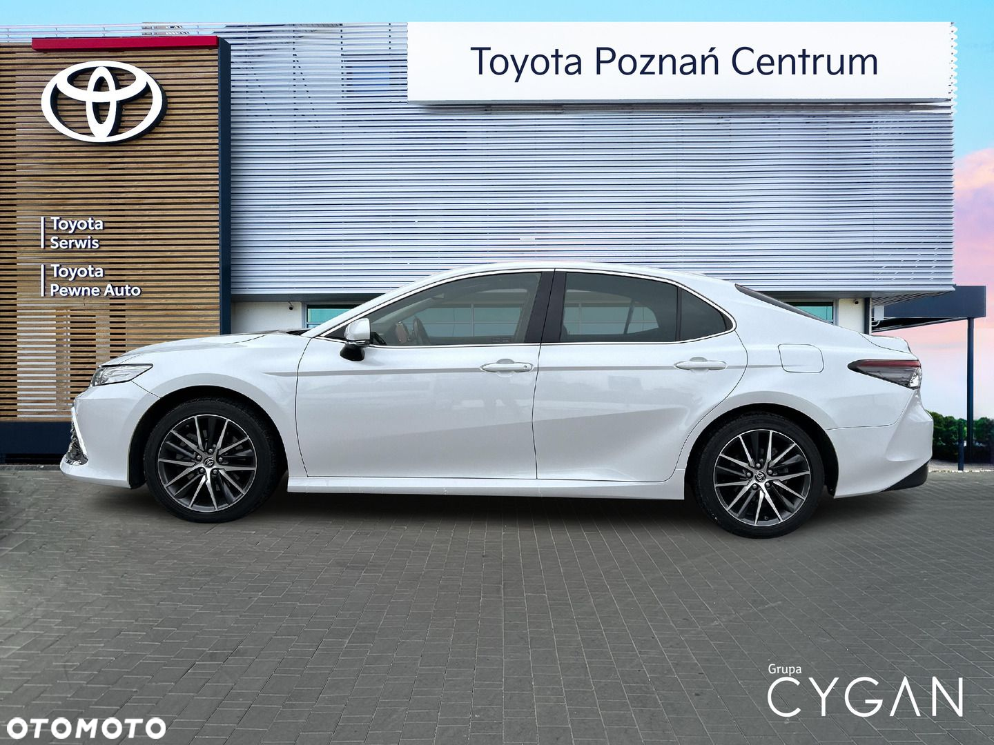 Toyota Camry - 9
