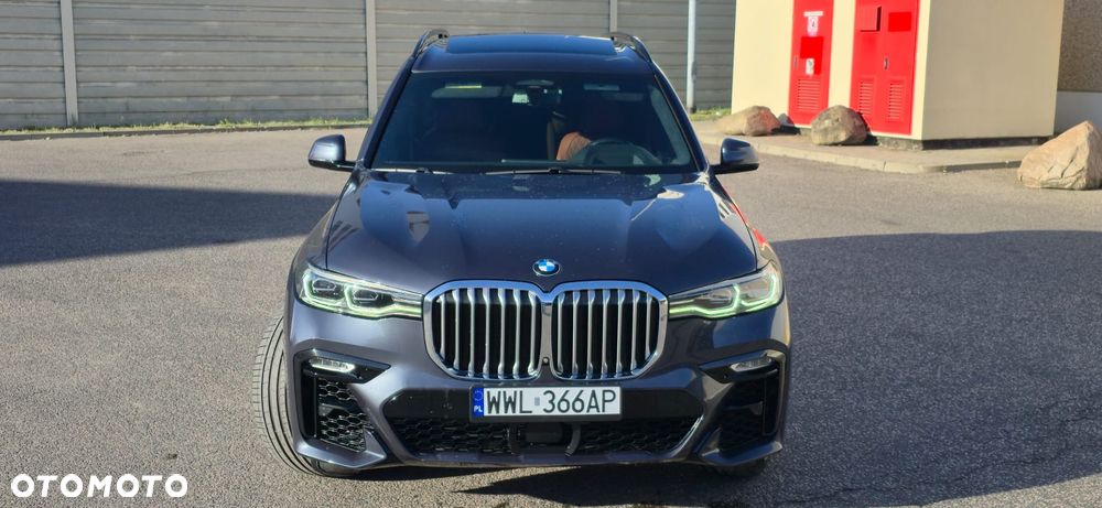 BMW X7 M50i sport - 10