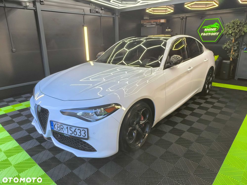 Alfa Romeo Giulia - 1
