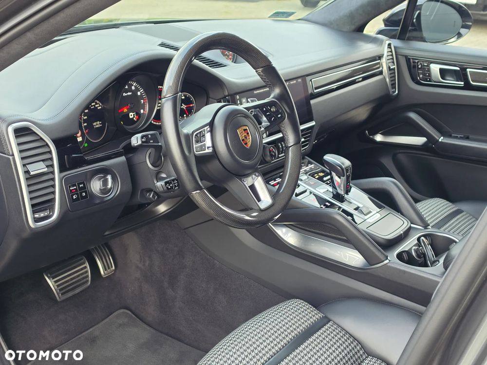 Porsche Cayenne Turbo - 8