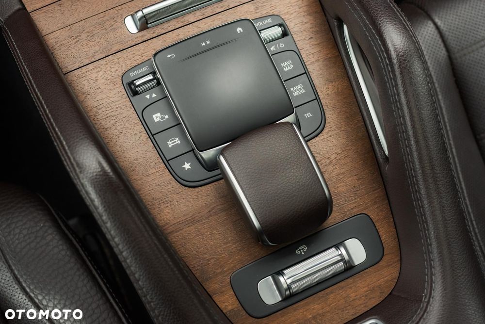 Mercedes-Benz GLS - 25