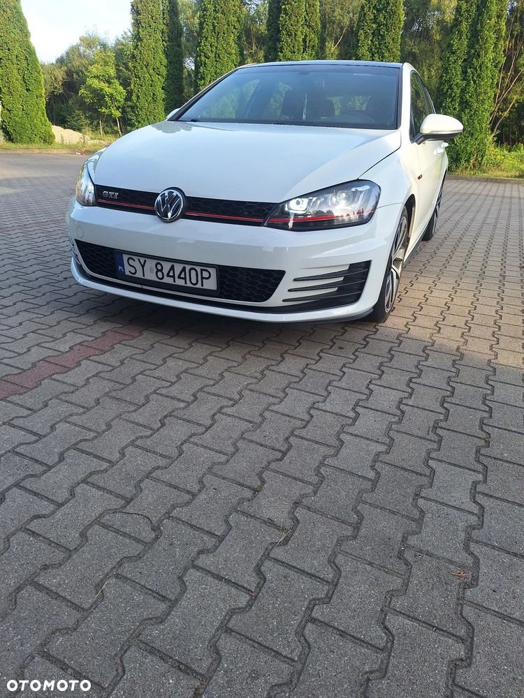 Volkswagen Golf - 9
