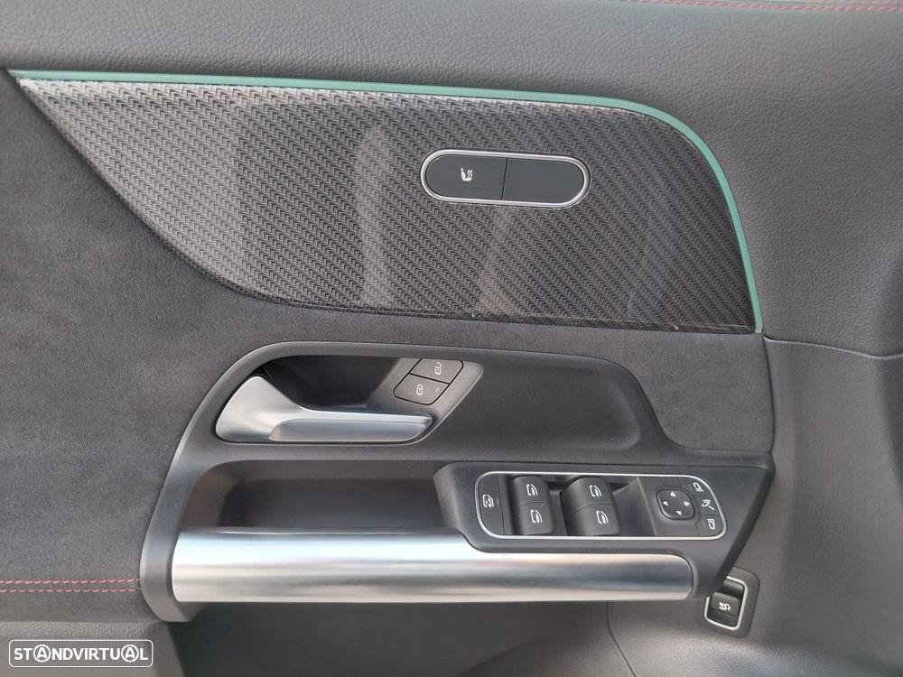 Mercedes-Benz GLA 200 AMG Line - 9