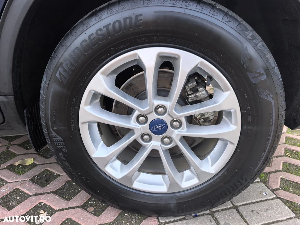 Ford Kuga - 21