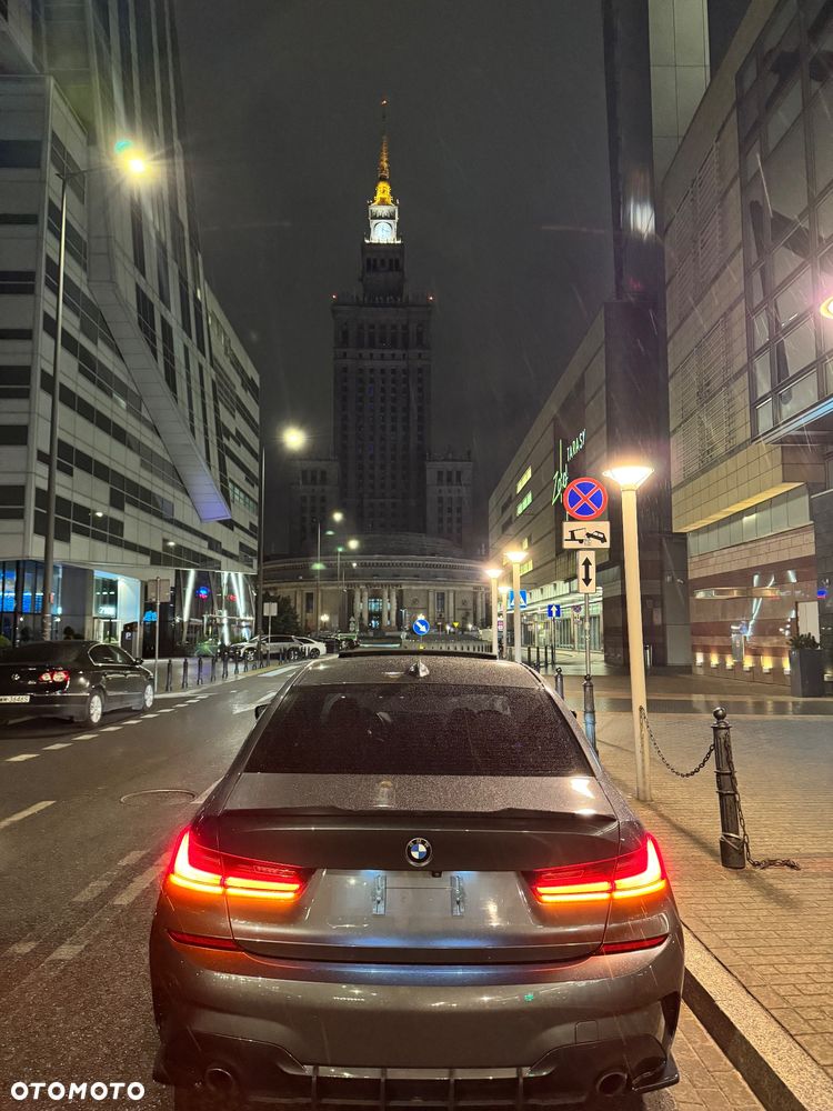 BMW Seria 3 330i xDrive - 1