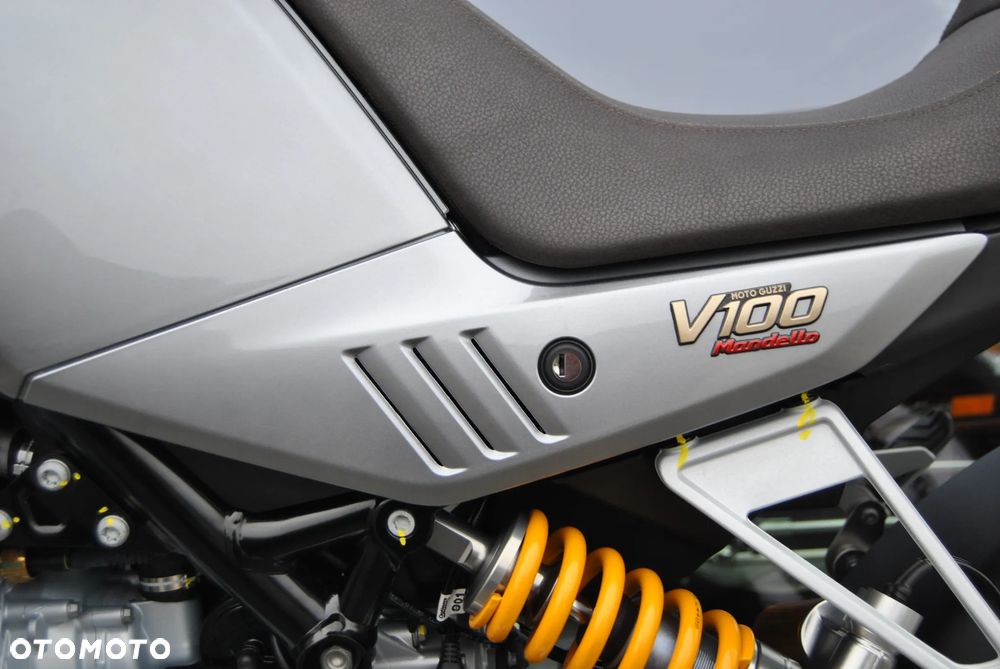 Moto Guzzi V100 Mandello - 36