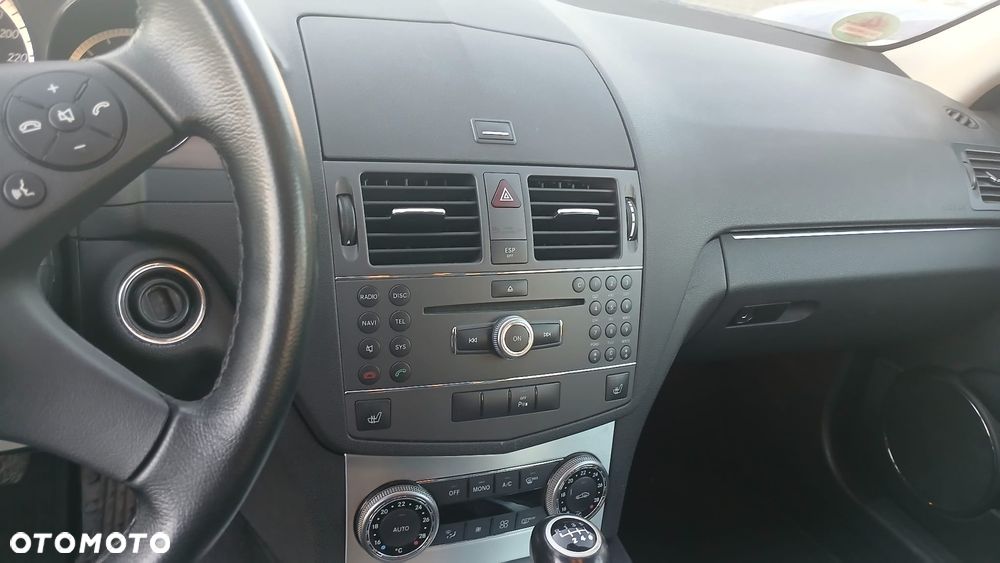 Mercedes-Benz Klasa C 220 CDI DPF BlueEFFICIENCY Avantgarde Edition - 11