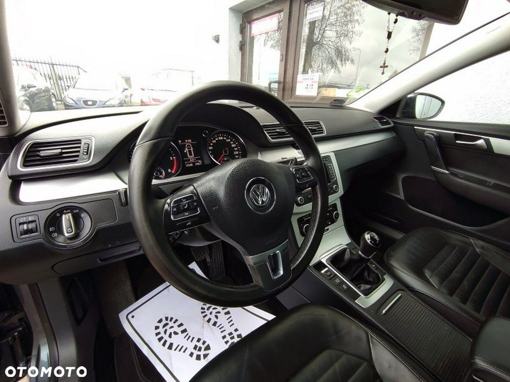 Volkswagen Passat - 9