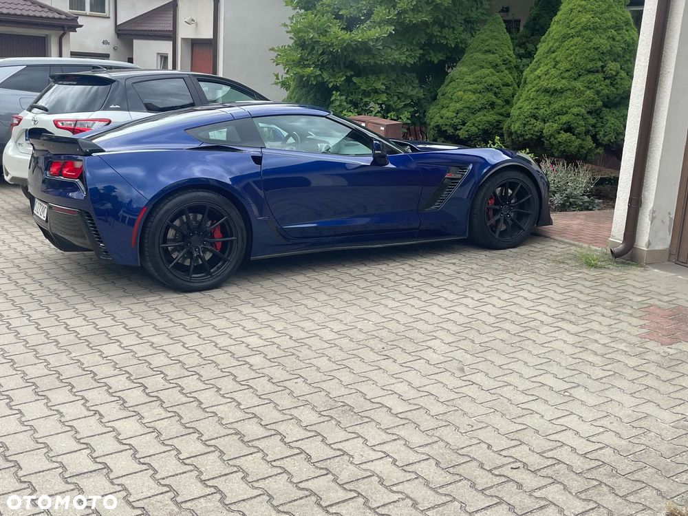 Chevrolet Corvette - 17