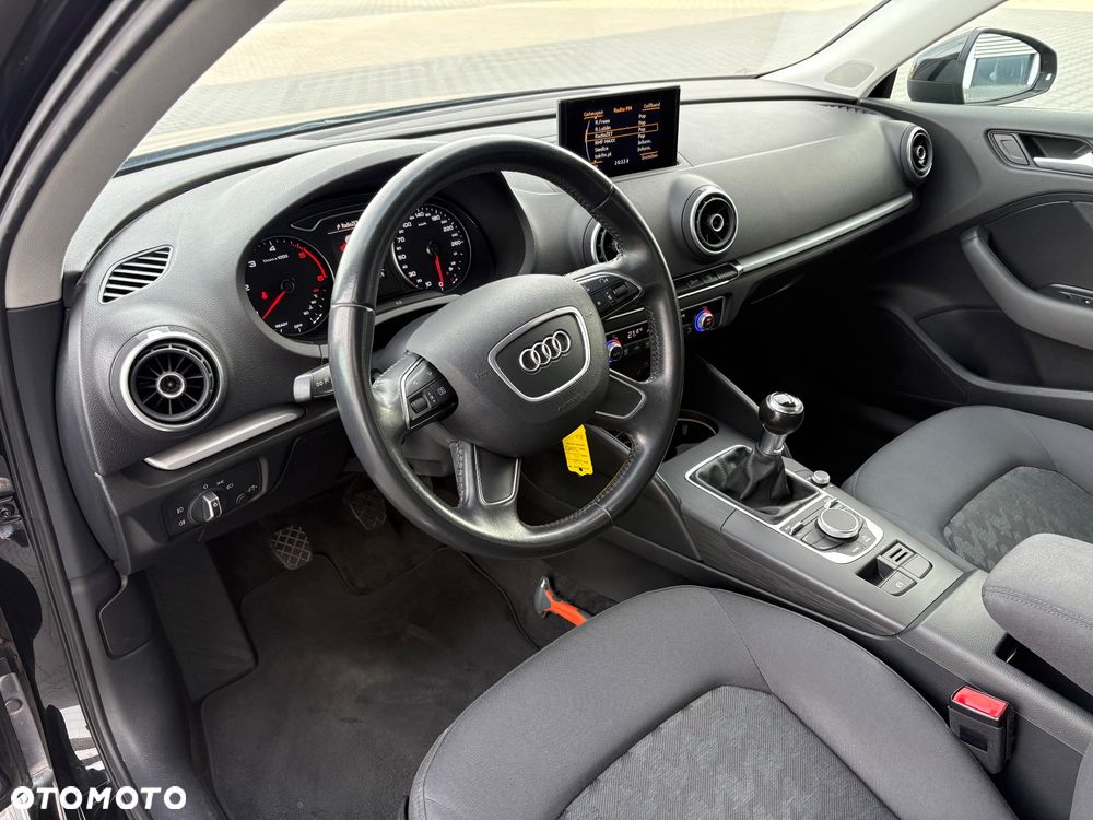 Audi A3 Sportback 1.6 TDI (clean diesel) S line Sportpaket - 16