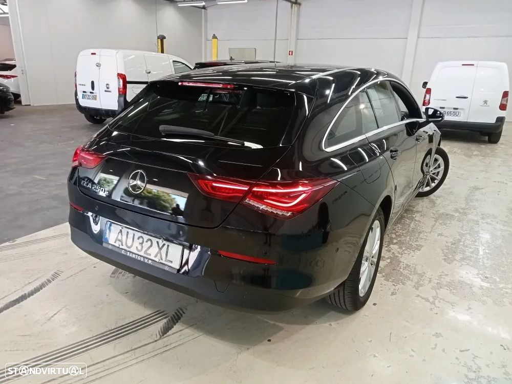 Mercedes-Benz CLA 250 e Shooting Brake Style Plus - 3