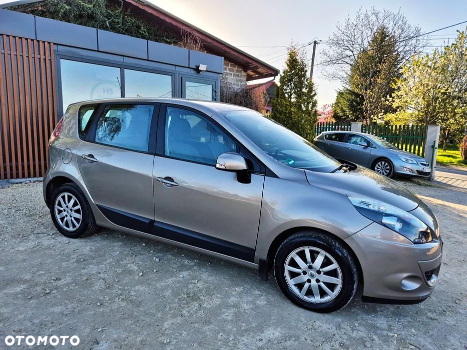 Renault Scenic 1.6 16V 110 Paris - 9