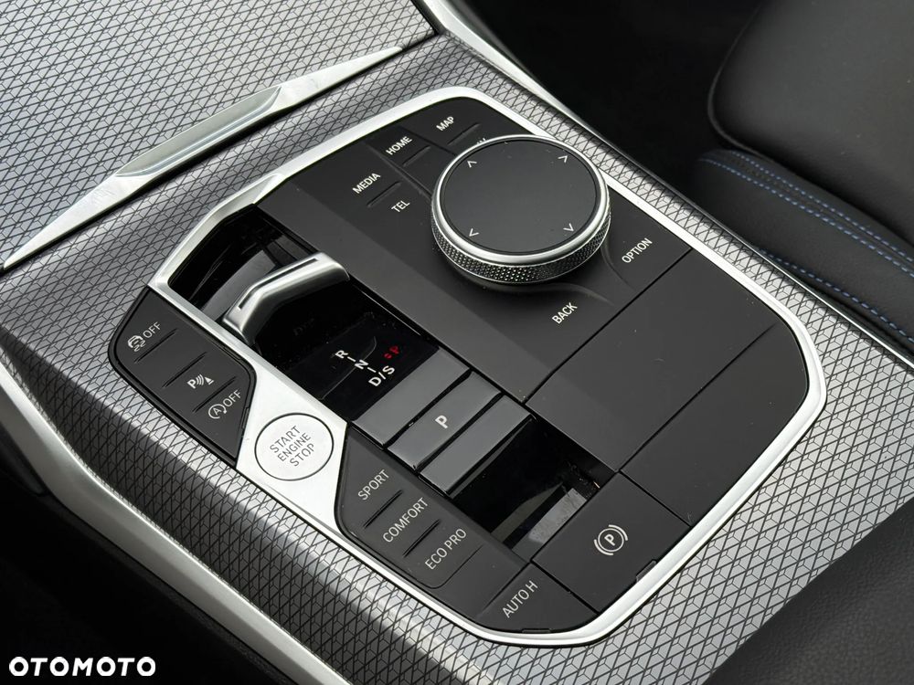 BMW Seria 3 320i GPF M Sport - 24