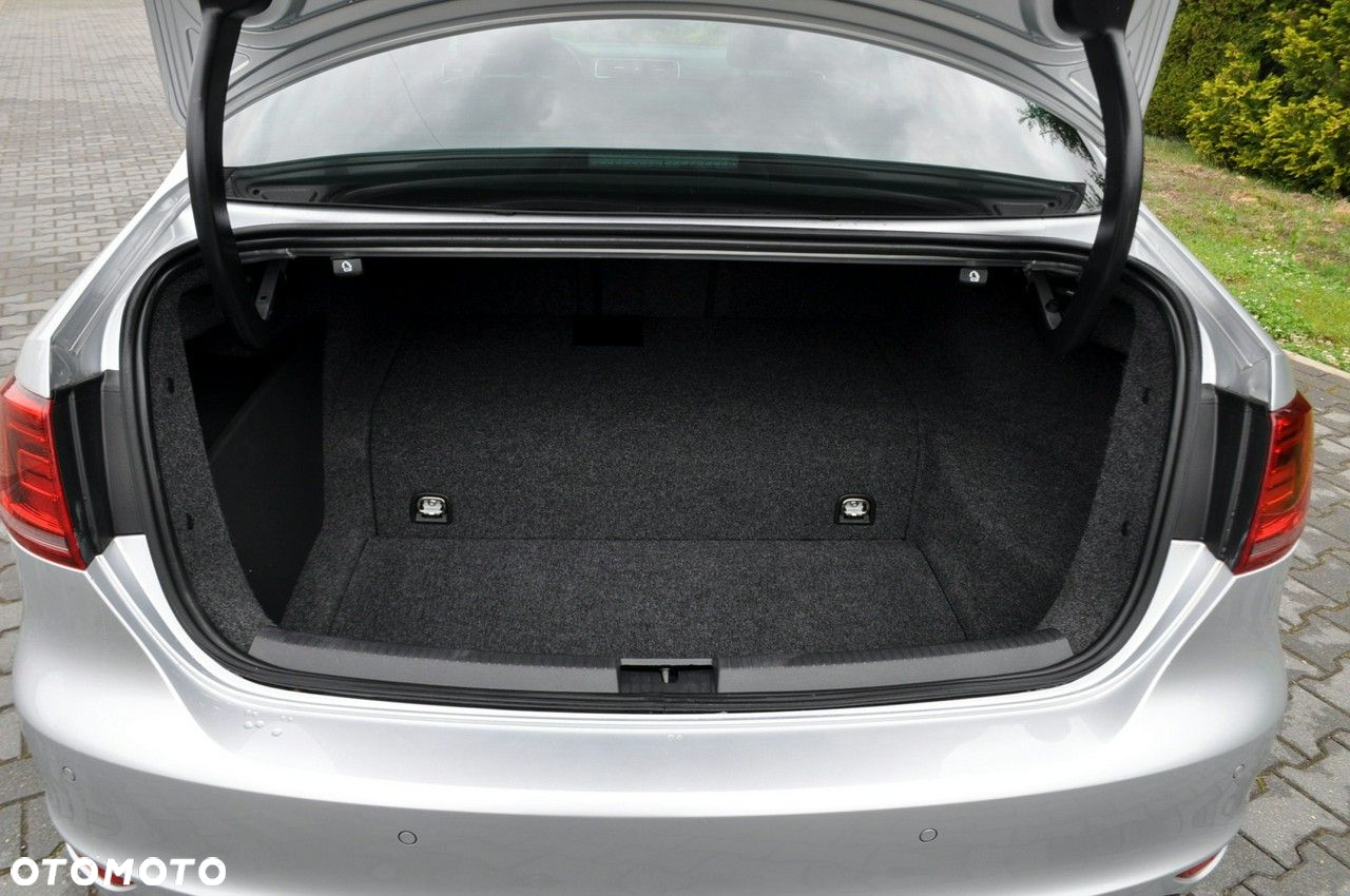 Volkswagen Jetta 1.4 Hybrid DSG Highline - 38