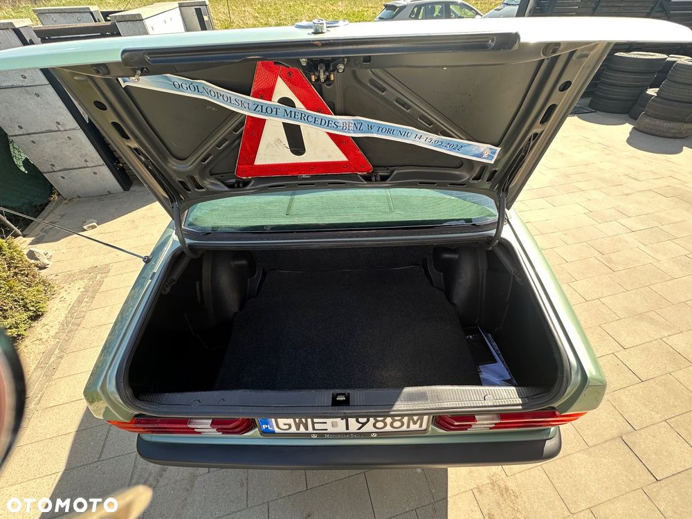 Mercedes-Benz W201 (190) - 5