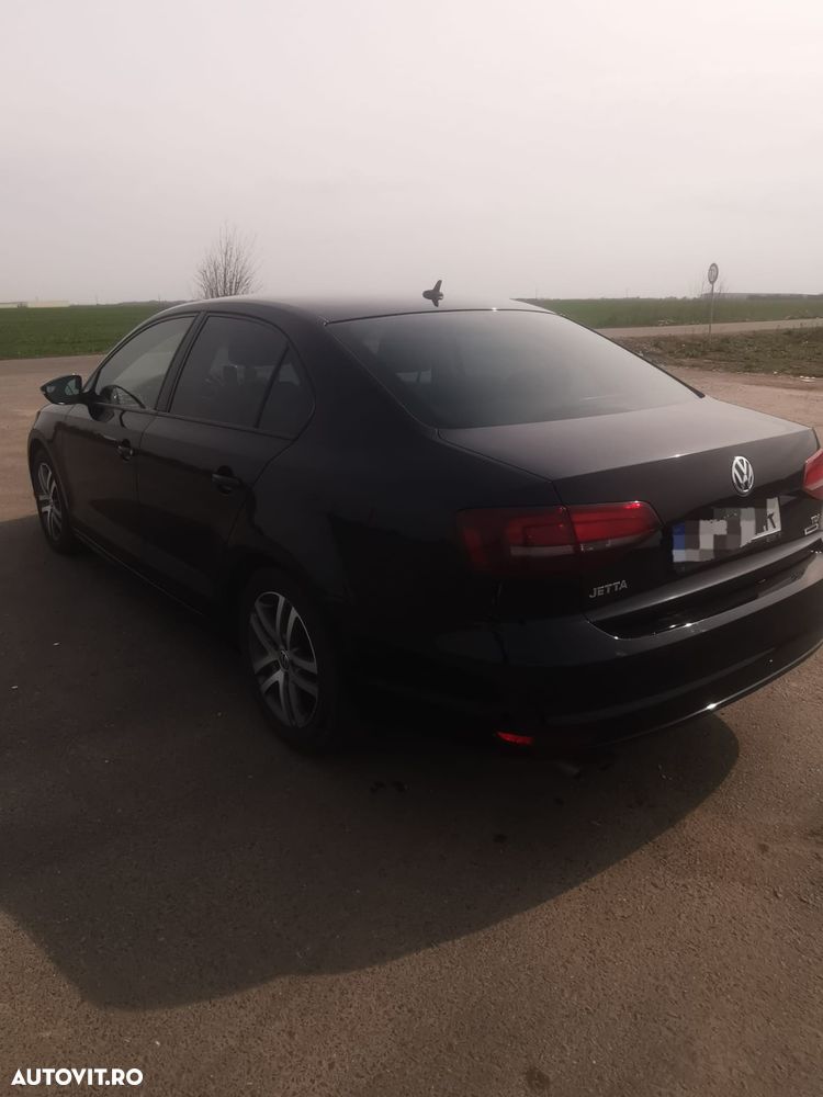 Volkswagen Jetta 2.0 TDI Comfortline - 4