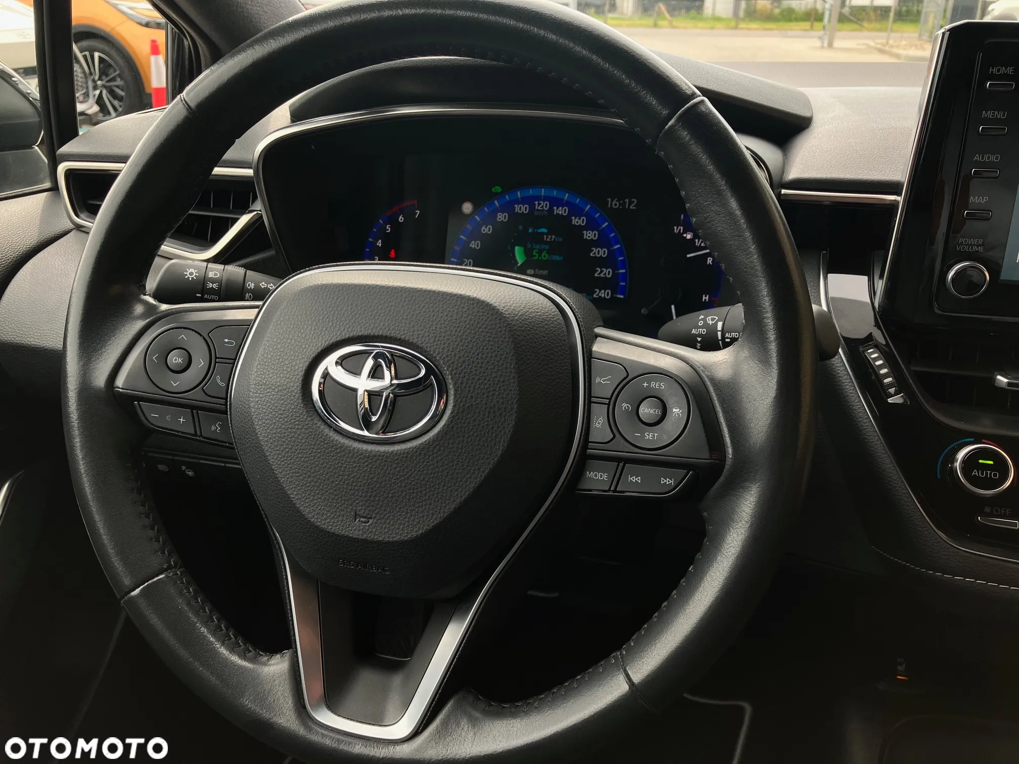 Toyota Corolla 1.8 Hybrid Comfort - 22