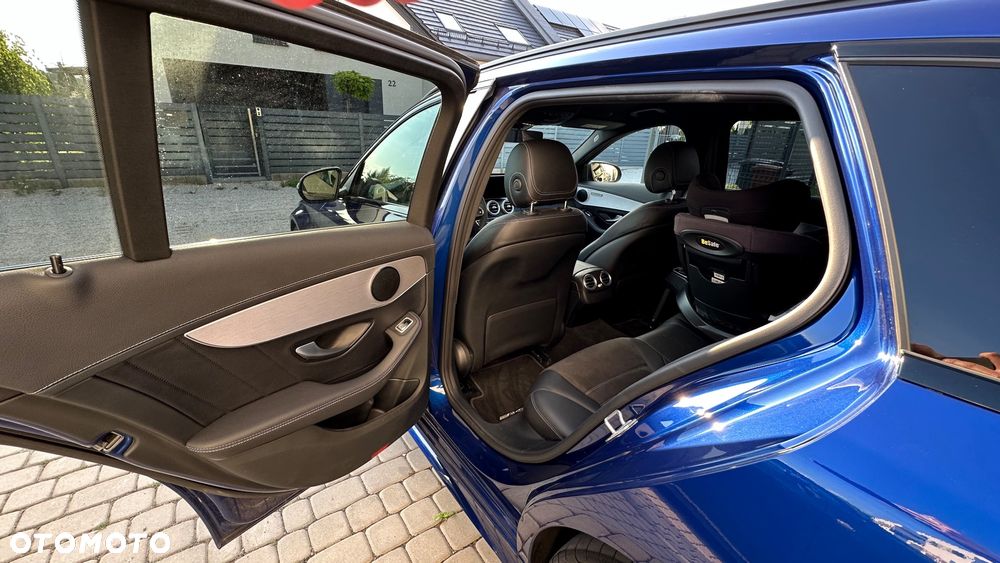 Mercedes-Benz Klasa C 220 d T 9G-TRONIC Night Edition - 23