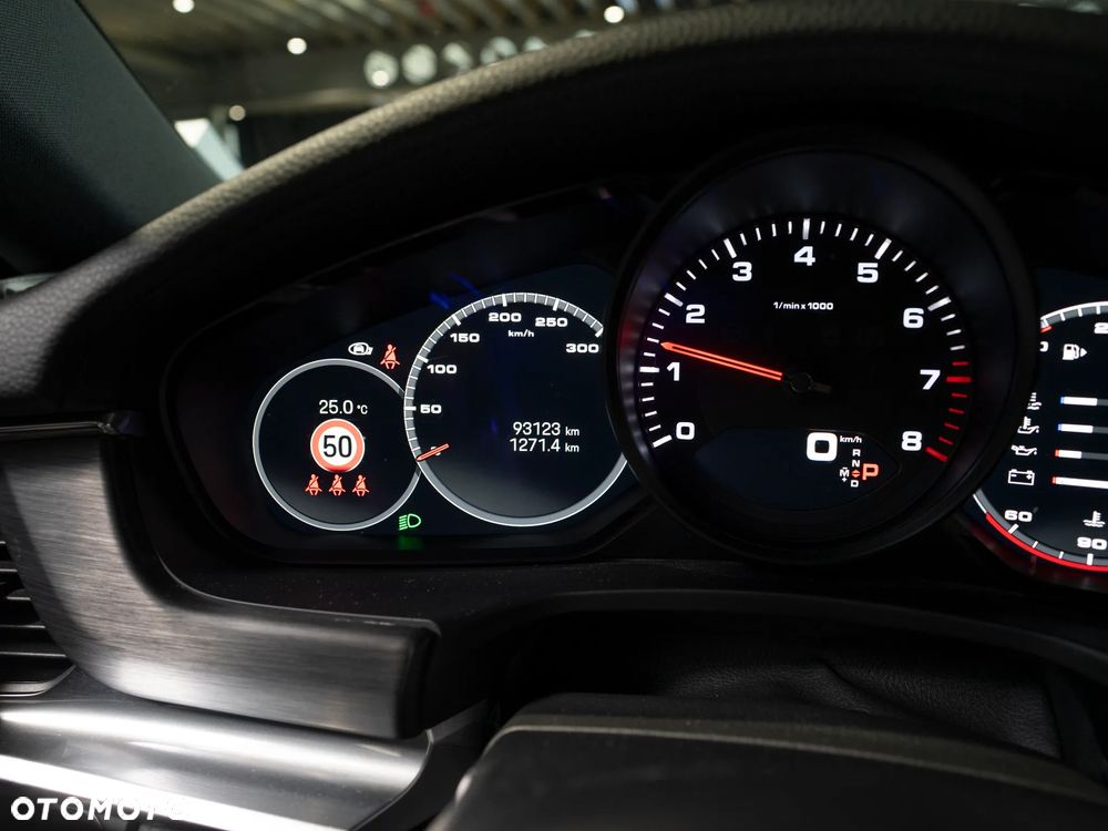 Porsche Panamera 4 Platinum Edition - 21