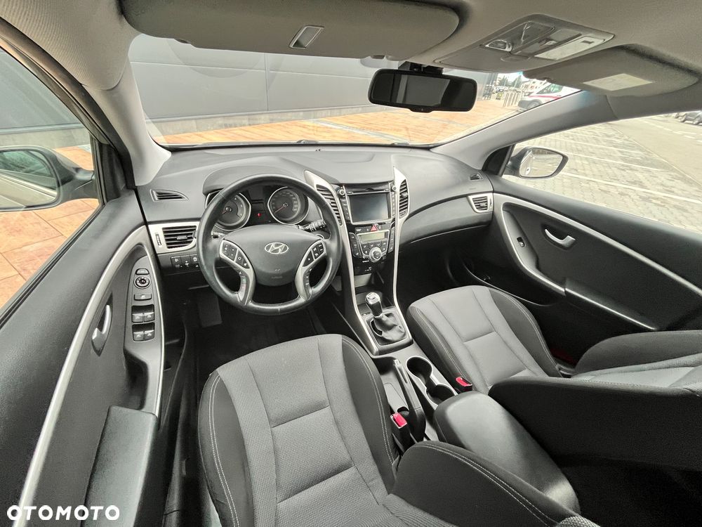 Hyundai i30 blue 1.6 CRDi YES Gold - 11