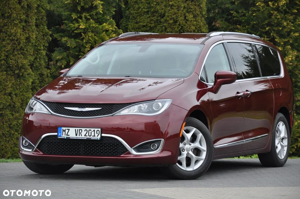 Chrysler Pacifica - 4