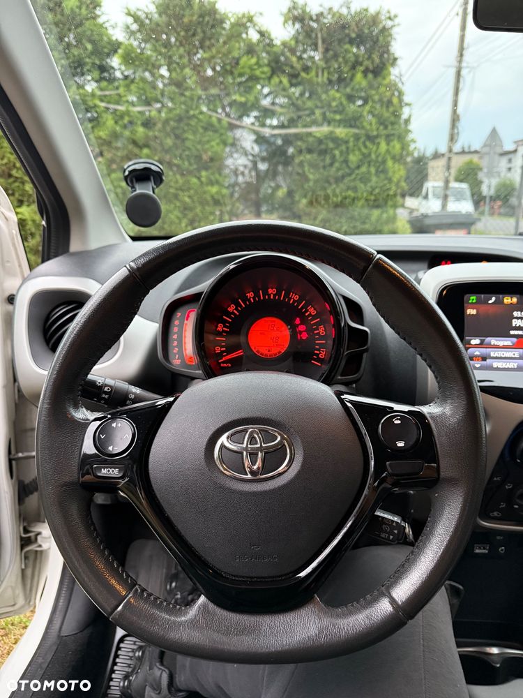 Toyota Aygo x-play - 9