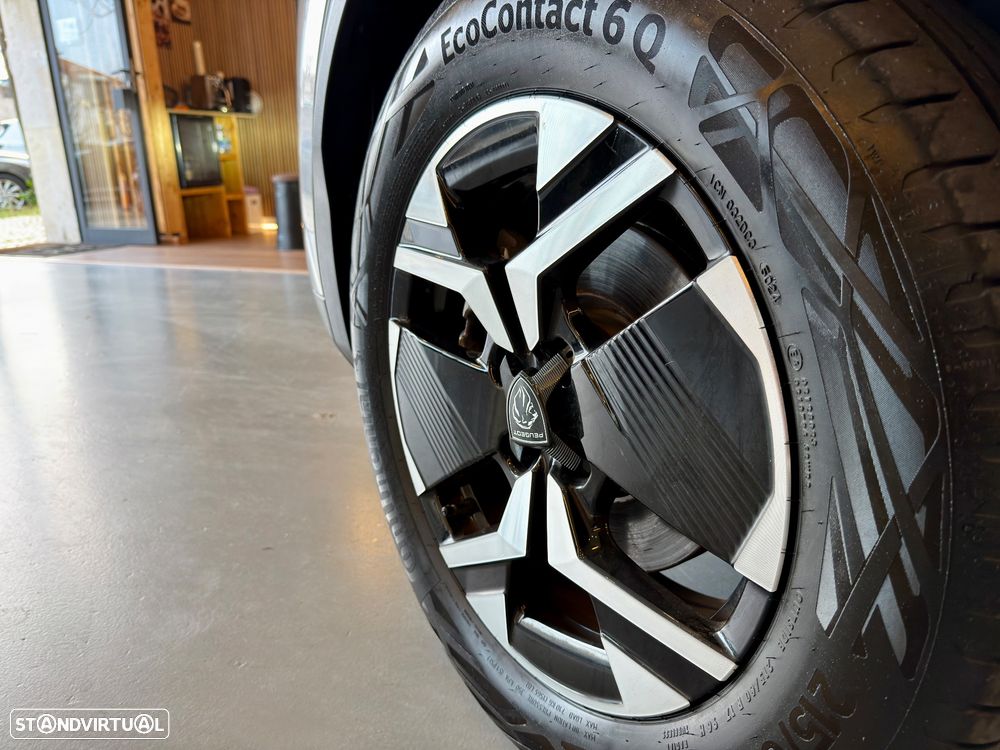 Peugeot e-2008 Allure - 16