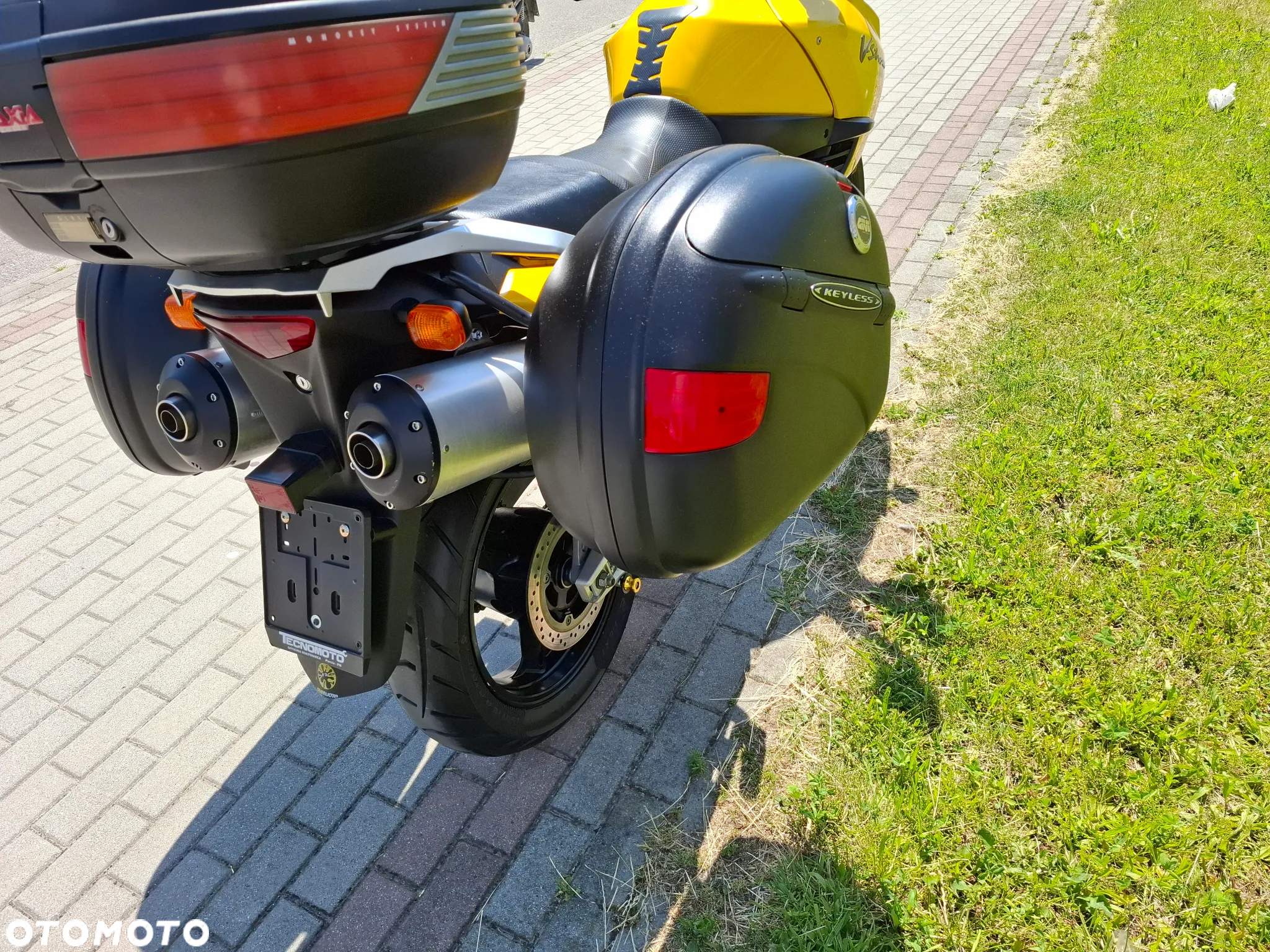 Suzuki DL - 6