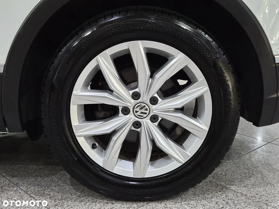 Volkswagen Tiguan - 16