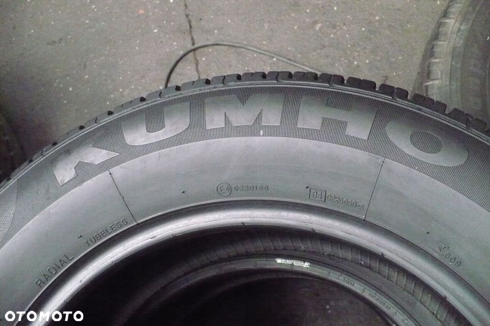 2x KUMHO Solus KH15 235/60R17 7,8mm 2022 - 3