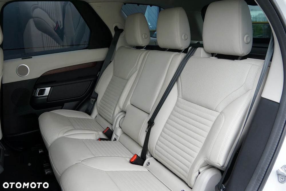 Land Rover Discovery 3.0 D250 mHEV SE - 26
