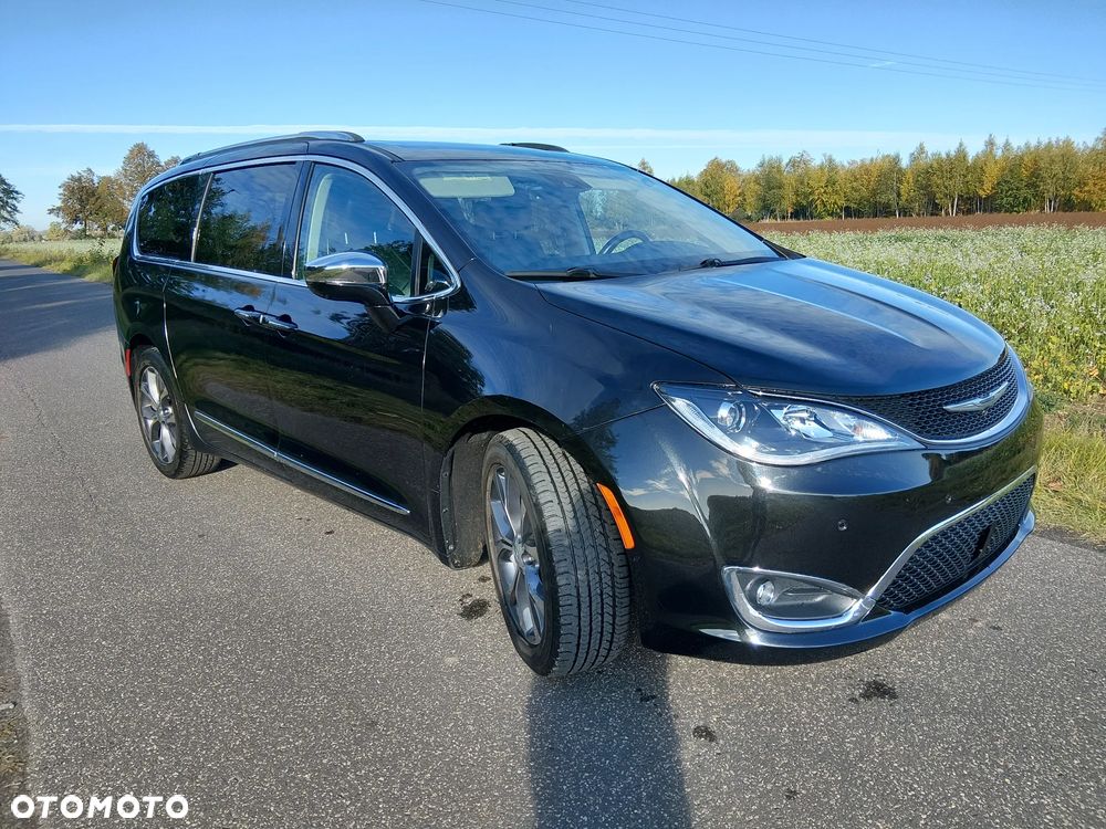 Chrysler Pacifica 2018 photo 3