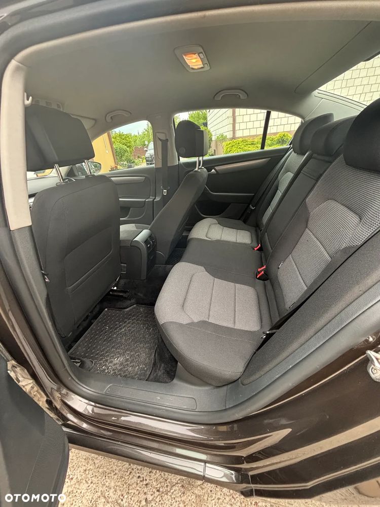 Volkswagen Passat 2.0 TDI Comfortline DSG - 10