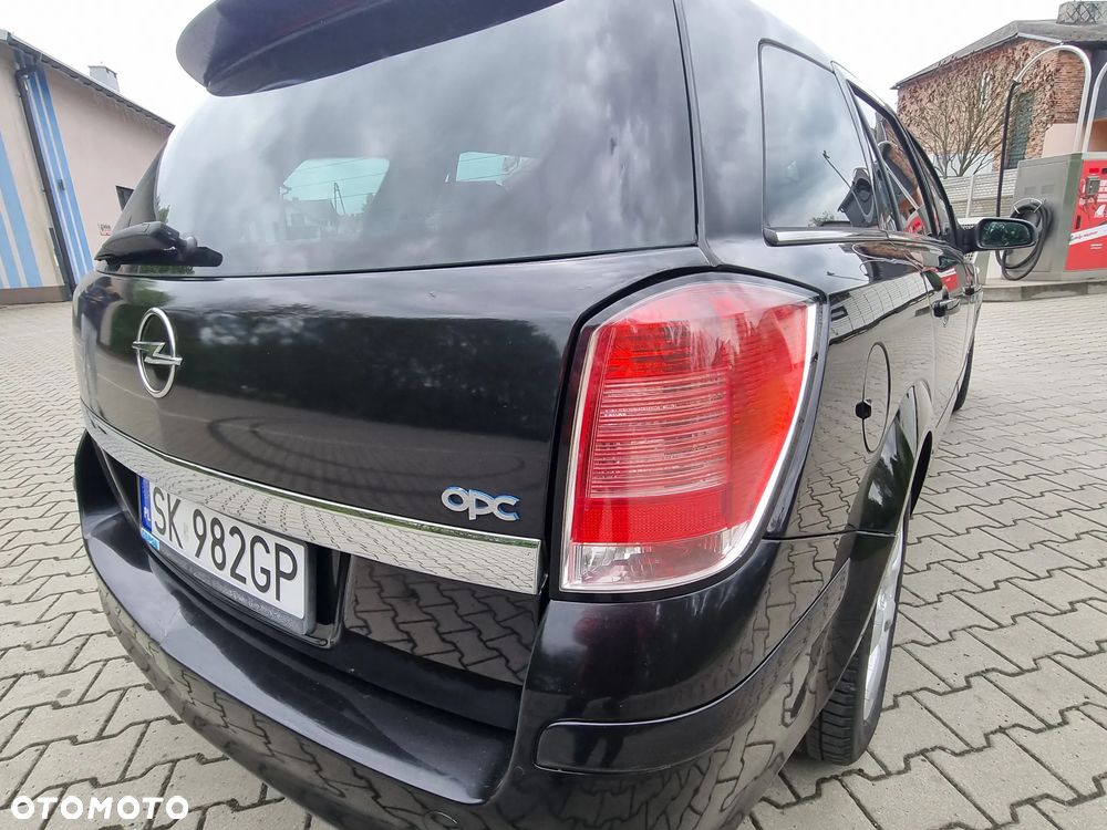 Opel Astra 2.0 T Cosmo - 8