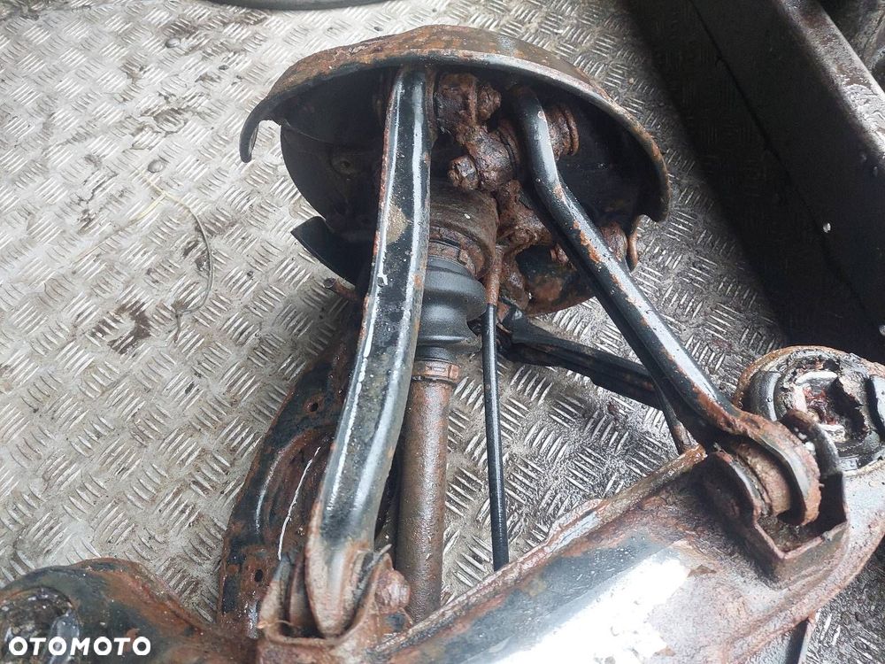 KOMPLETNE ZAWIESZENIE TYŁ MERCEDES BENZ W124 - 2