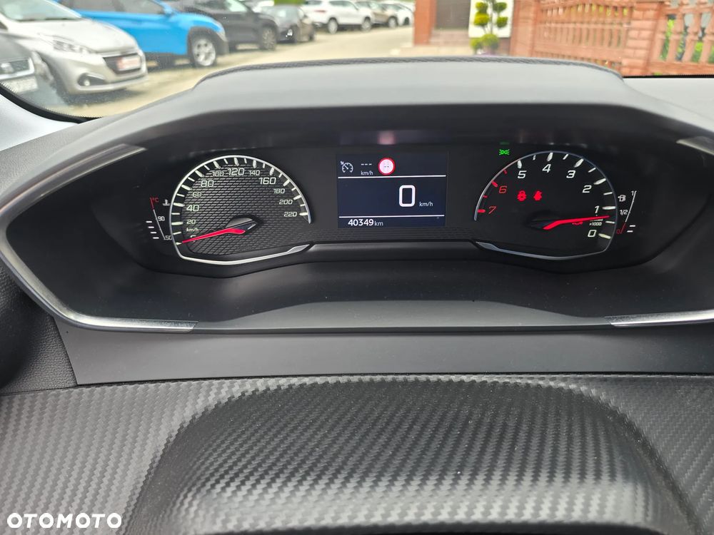 Peugeot 208 - 24