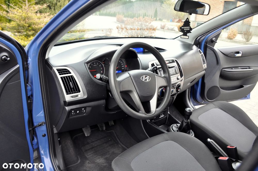 Hyundai i20 - 23