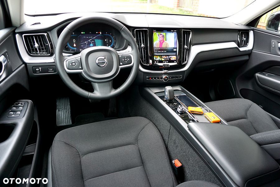 Volvo XC 60 B4 D AWD Geartronic Momentum Pro - 25