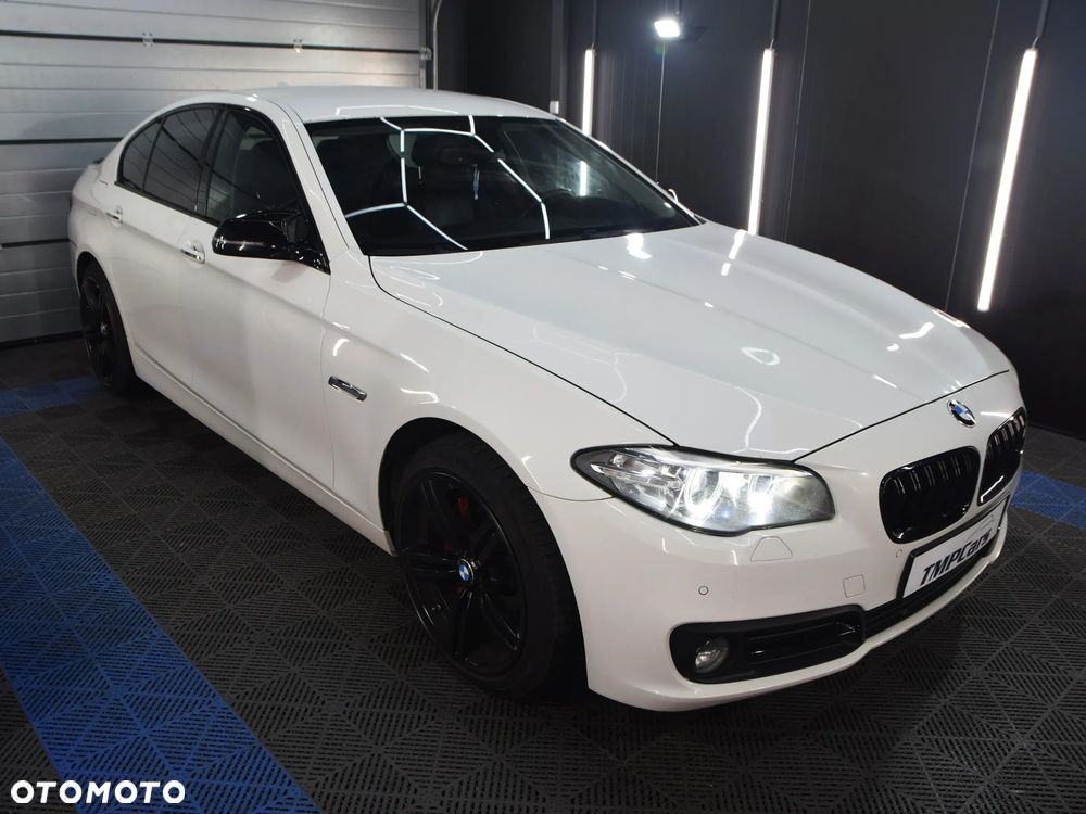 BMW Seria 5 525d xDrive - 26
