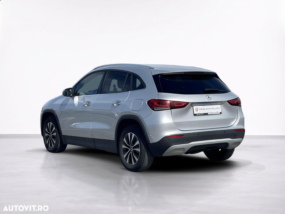 Mercedes-Benz GLA - 4